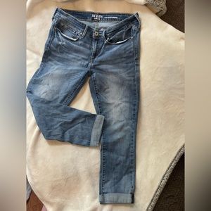 Low rise boyfriend jeans